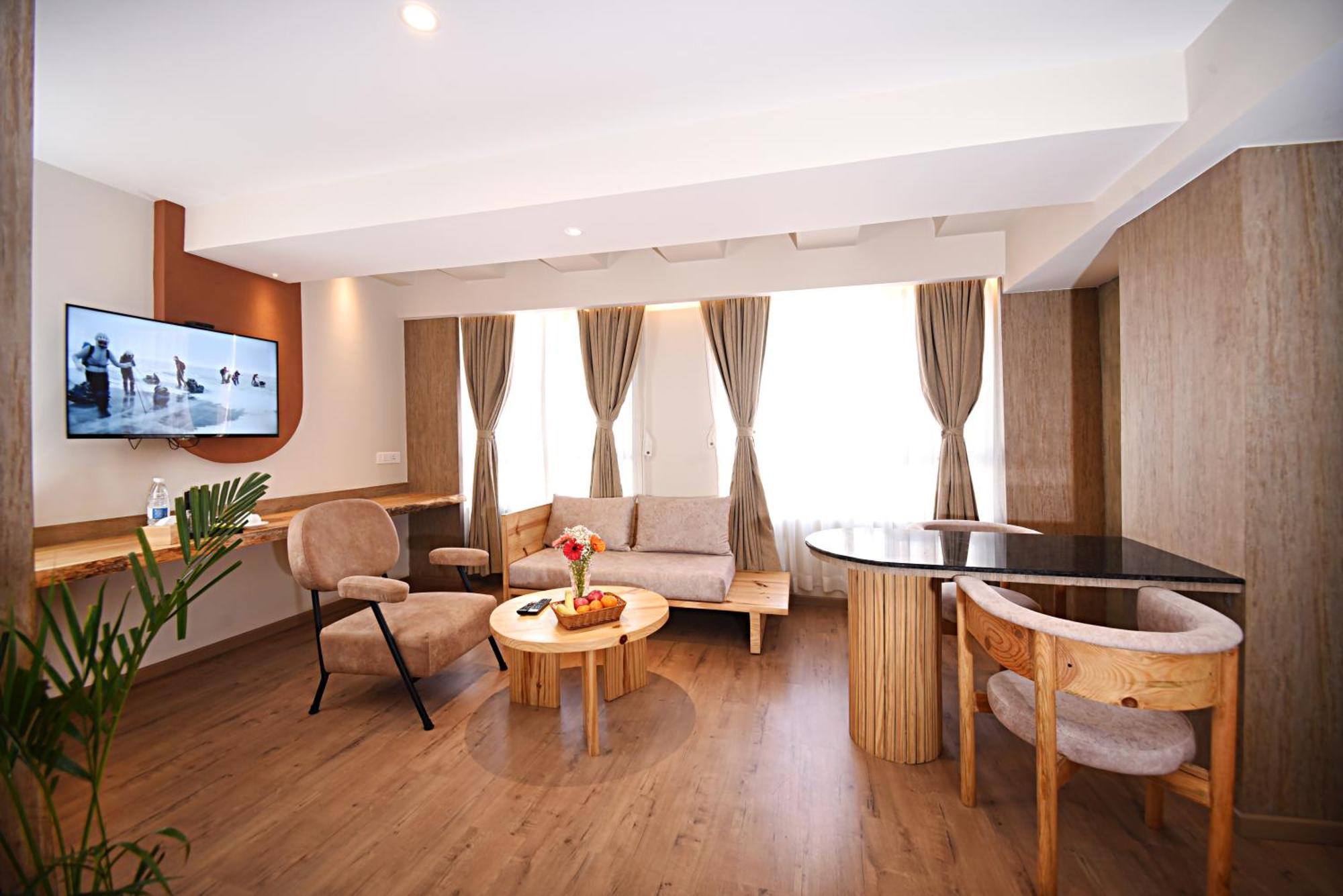 Daali Hotel & Apartment Kathmandu Buitenkant foto